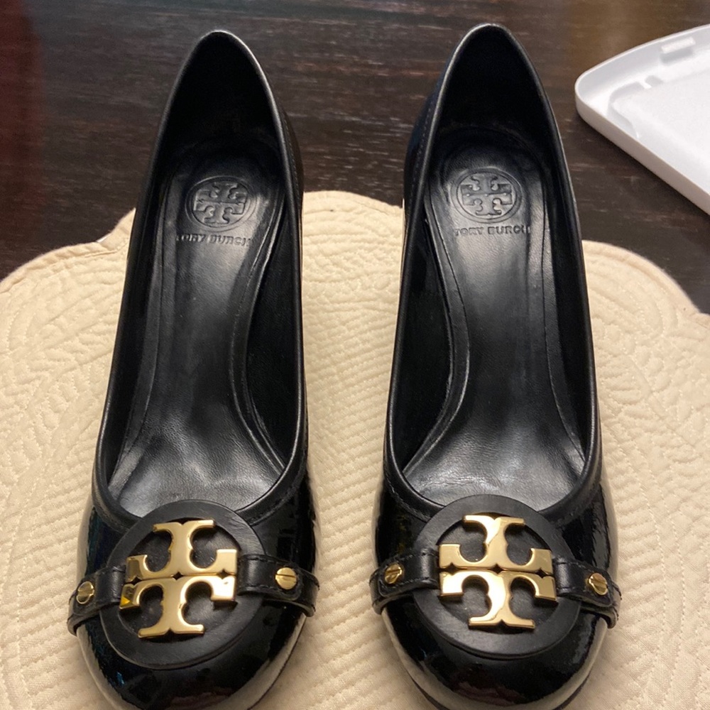 Authentic Tory Burch Patent Pump
